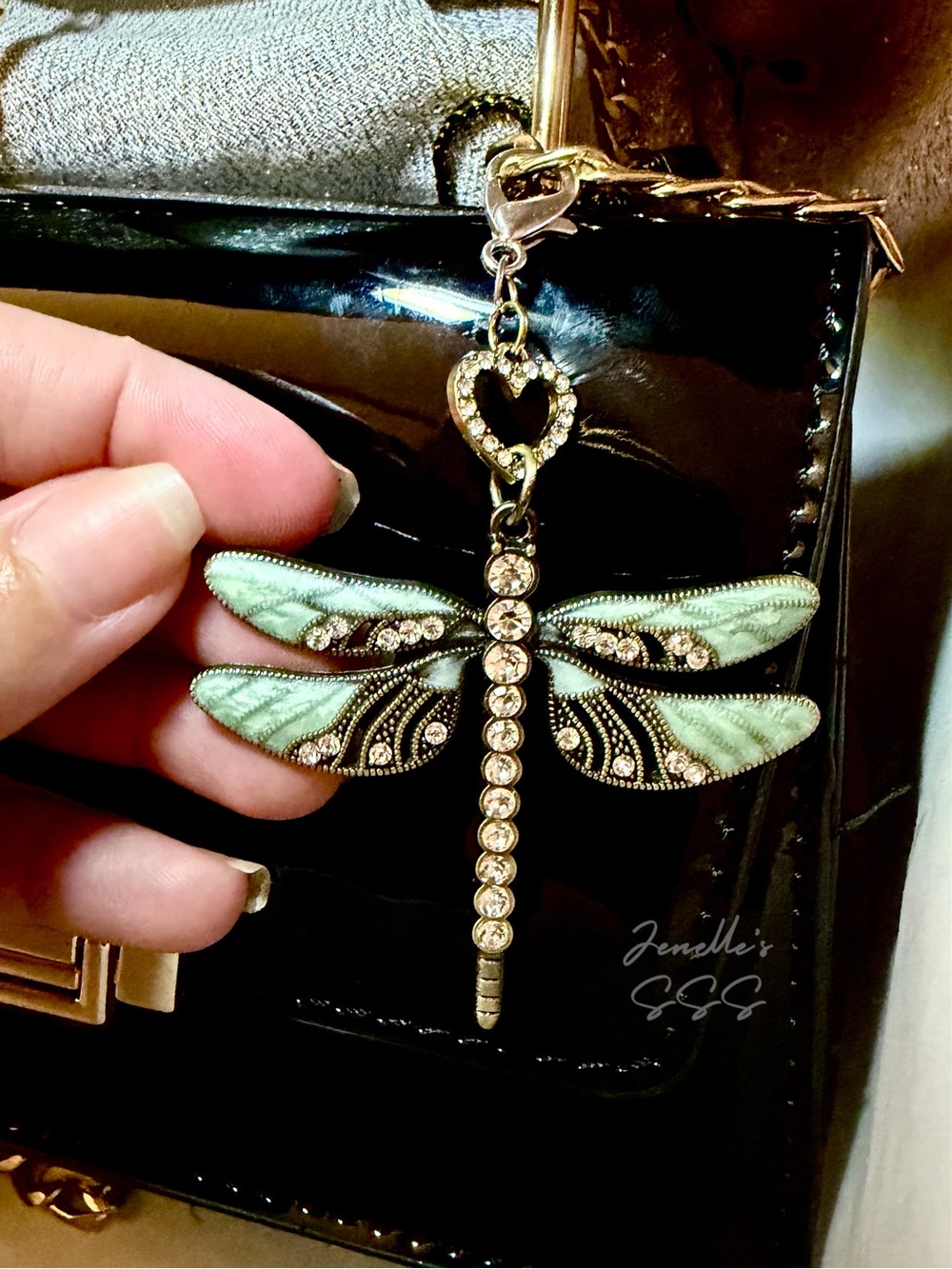 Sparkling Dragonfly Charm Keychain - Bagcharm with emerald green wings - Picture 2 of 3